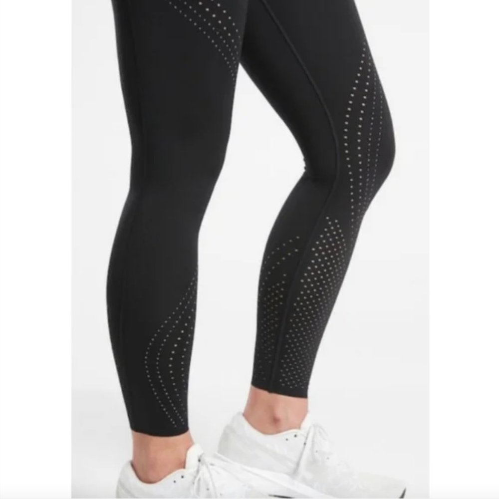Athleta Accelerate Lasercut 7/8 Tight Legging Black